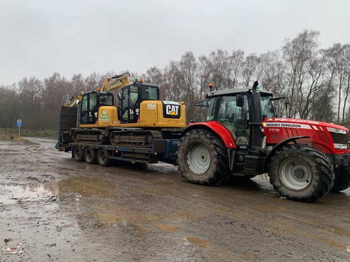 Massey Ferguson 7716 Tractor image 3