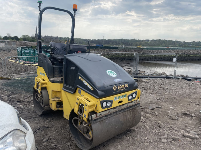 Bomag Ride on Roller 120 image 4