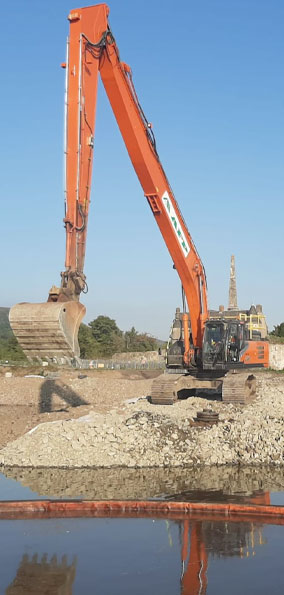 Hitachi ZX350LC Super long reach image 7