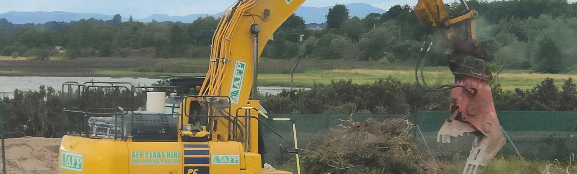 Komatsu PC210LC image 2