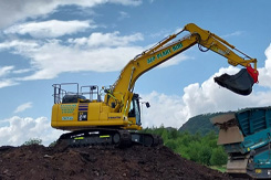 Komatsu PC210LC