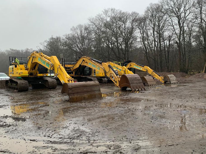 Komatsu PC210LC image 6