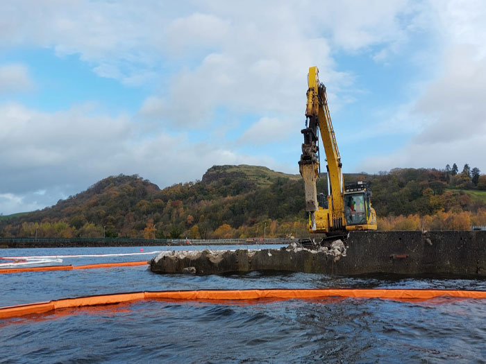 Komatsu PC290LCI image 6