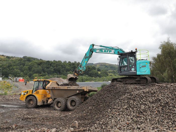 Kobelco SK140 SRLC (with Engcon) image 5