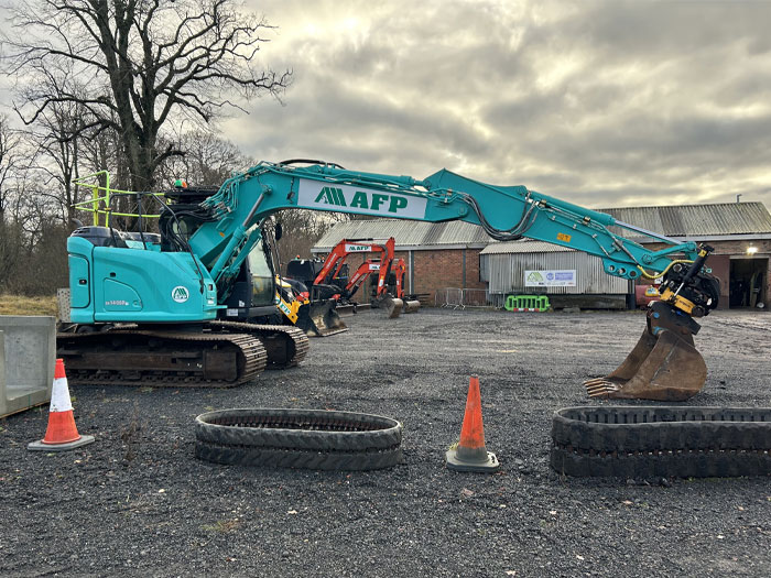 Kobelco SK140 SRLC (with Engcon) image 6