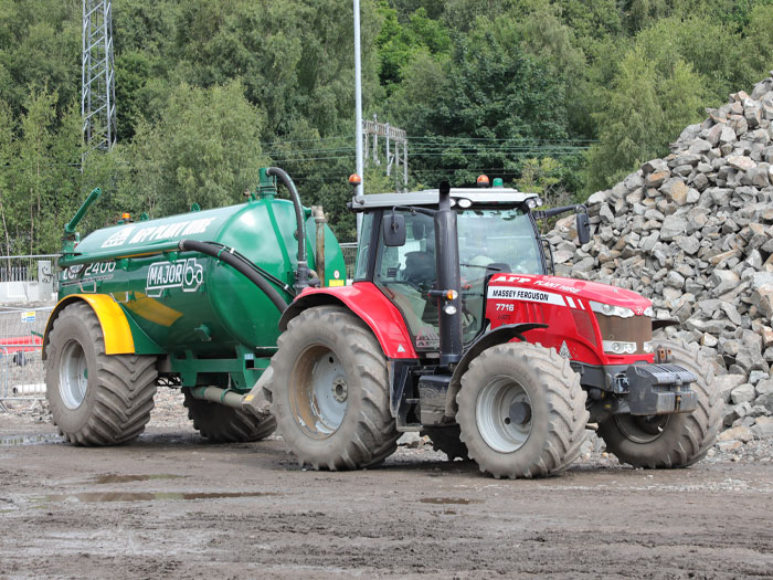 Massey Ferguson 7716 Tractor image 6