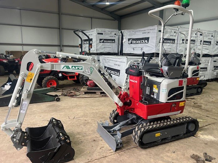 TAKEUCHI TB210R image 6